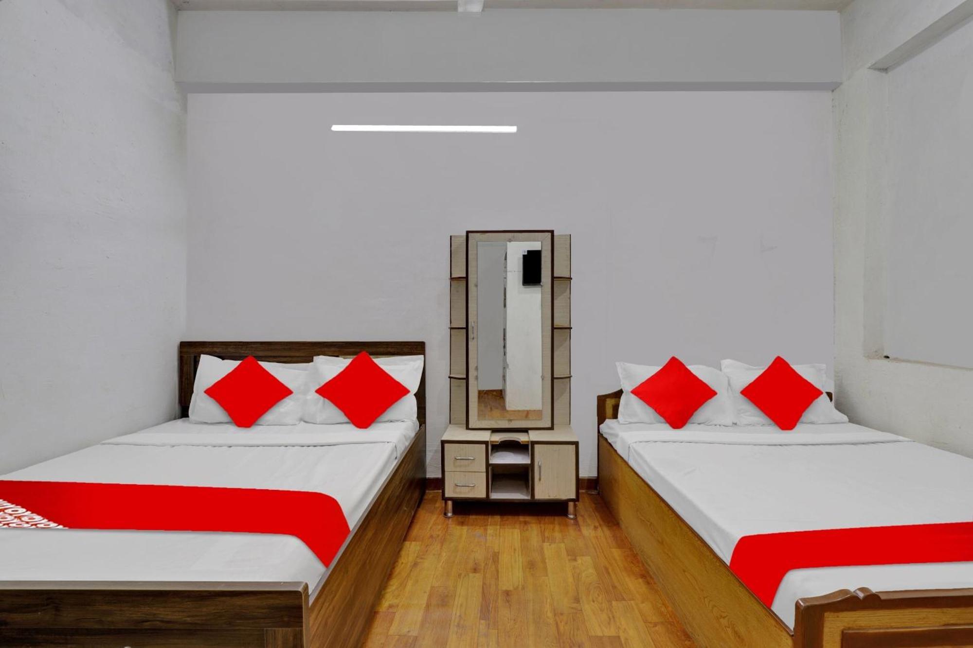 Pop Hotel Dk Guest House Amhedabad Dış mekan fotoğraf