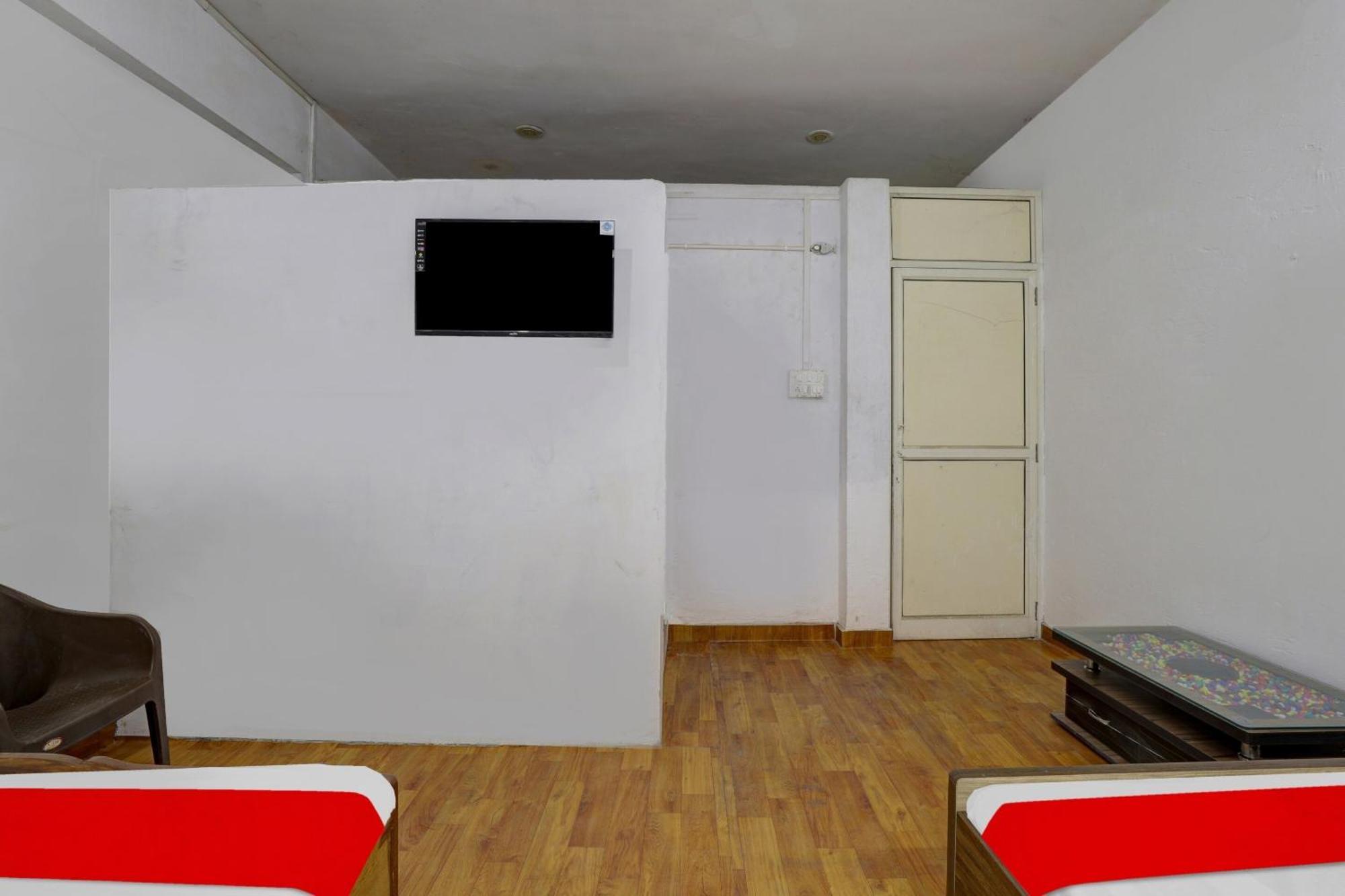 Pop Hotel Dk Guest House Amhedabad Dış mekan fotoğraf